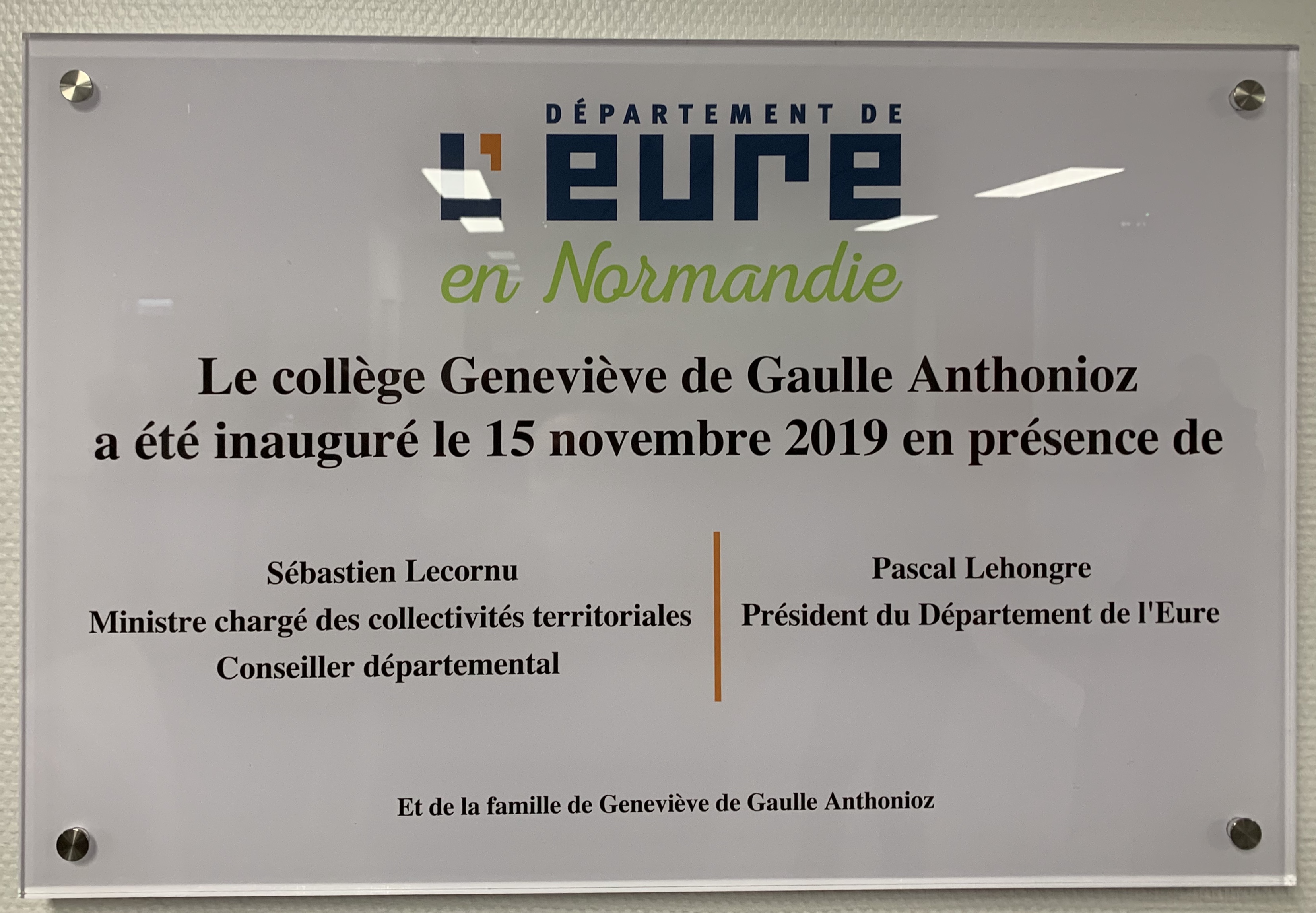 Inauguration du collège Geneviève de Gaulle Anthonioz du Neubourg